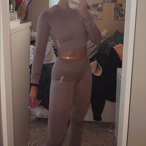 adapt seamless cropped long sleeve